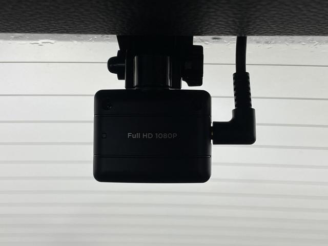 ヴェゼル ｅ：ＨＥＶ　Ｚ　ホンダコネクト９型ディスプレイ　ナビ　Ｂカメラ　ホンダセンシング　ＢＳＩ　ＡＣＬ　ＰＢＤ　ＬＥＤヘッドランプ　パドルシフト　ステアリングＨ　半革シート　前シートヒーター　前後ＵＳＢ　ワイヤレス充電（9枚目）