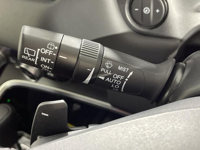 ヴェゼル ｅ：ＨＥＶ　Ｚ　ホンダコネクト９型ディスプレイ　ナビ　Ｂカメラ　ホンダセンシング　ＢＳＩ　ＡＣＬ　ＰＢＤ　ＬＥＤヘッドランプ　パドルシフト　ステアリングＨ　半革シート　前シートヒーター　前後ＵＳＢ　ワイヤレス充電（12枚目）
