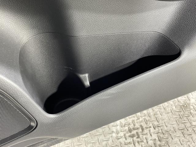 ヴェゼル ｅ：ＨＥＶ　Ｚ　ホンダコネクト９型ディスプレイ　ナビ　Ｂカメラ　ホンダセンシング　ＢＳＩ　ＡＣＬ　ＰＢＤ　ＬＥＤヘッドランプ　パドルシフト　ステアリングＨ　半革シート　前シートヒーター　前後ＵＳＢ　ワイヤレス充電（39枚目）