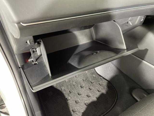 ヴェゼル ｅ：ＨＥＶ　Ｚ　ホンダコネクト９型ディスプレイ　ナビ　Ｂカメラ　ホンダセンシング　ＢＳＩ　ＡＣＬ　ＰＢＤ　ＬＥＤヘッドランプ　パドルシフト　ステアリングＨ　半革シート　前シートヒーター　前後ＵＳＢ　ワイヤレス充電（48枚目）