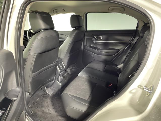 ヴェゼル ｅ：ＨＥＶ　Ｚ　ホンダコネクト９型ディスプレイ　ナビ　Ｂカメラ　ホンダセンシング　ＢＳＩ　ＡＣＬ　ＰＢＤ　ＬＥＤヘッドランプ　パドルシフト　ステアリングＨ　半革シート　前シートヒーター　前後ＵＳＢ　ワイヤレス充電（50枚目）