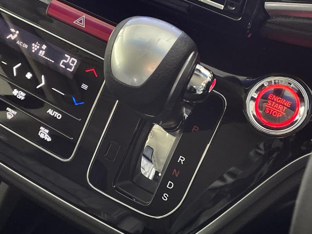 オデッセイ アブソルート・ＥＸホンダセンシング　ホンダセンシング　純正９型ナビ　全方位カメラ　両側電動スライドドア　ＥＣＯＮ　アイドリングストップ　ビルトインＥＴＣ２．０　前後ドライブレコーダー　ハーフレザーシート　パワーシート　シートヒーター（19枚目）