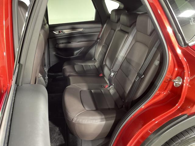 ＣＸ－５ ＸＤ　エクスクルーシブモード　マツダコネクト　３６０度ビュー　ＢＯＳＥ　ＨＵＤ　ＰＢＤ　ｉ－ＡＣＴＩＶＳＥＮＳＥ　ＳＣＢＳ　ＳＢＳ　ＭＲＣＣ　ＢＳＭ　前席パワシート／ベンチレーション　前席後席シートヒーター　ステアリングヒーター（50枚目）
