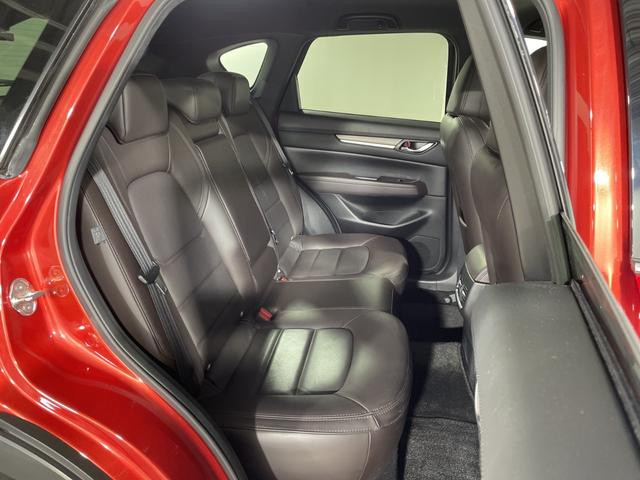 ＣＸ－５ ＸＤ　エクスクルーシブモード　マツダコネクト　３６０度ビュー　ＢＯＳＥ　ＨＵＤ　ＰＢＤ　ｉ－ＡＣＴＩＶＳＥＮＳＥ　ＳＣＢＳ　ＳＢＳ　ＭＲＣＣ　ＢＳＭ　前席パワシート／ベンチレーション　前席後席シートヒーター　ステアリングヒーター（52枚目）