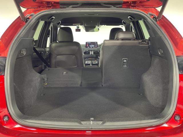 ＣＸ－５ ＸＤ　エクスクルーシブモード　マツダコネクト　３６０度ビュー　ＢＯＳＥ　ＨＵＤ　ＰＢＤ　ｉ－ＡＣＴＩＶＳＥＮＳＥ　ＳＣＢＳ　ＳＢＳ　ＭＲＣＣ　ＢＳＭ　前席パワシート／ベンチレーション　前席後席シートヒーター　ステアリングヒーター（58枚目）
