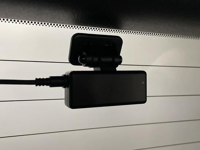 アルファードハイブリッド Ｚ　トヨタセーフティセンス　純正１４型ＤＡ　純正フリップダウンモニター　独立ムーンルーフ　ユニバーサルステップ　レザー調シート　メモリシート　シートヒーター　ベンチレーション　デジタルインナーミラー（8枚目）