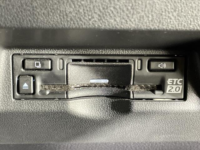 アルファードハイブリッド Ｚ　トヨタセーフティセンス　純正１４型ＤＡ　純正フリップダウンモニター　独立ムーンルーフ　ユニバーサルステップ　レザー調シート　メモリシート　シートヒーター　ベンチレーション　デジタルインナーミラー（10枚目）