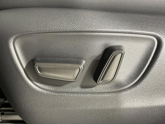 アルファードハイブリッド Ｚ　トヨタセーフティセンス　純正１４型ＤＡ　純正フリップダウンモニター　独立ムーンルーフ　ユニバーサルステップ　レザー調シート　メモリシート　シートヒーター　ベンチレーション　デジタルインナーミラー（51枚目）