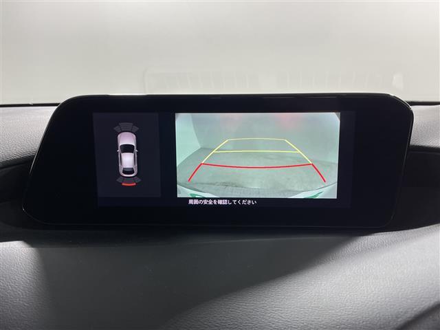 ＭＡＺＤＡ３ファストバック ２０Ｓ　ブラックトーンエディション　マツダコネクト　ｉ－ＡＣＴＩＶＳＥＮＳＥ　Ｂカメラ　ＢＳＭ　アドバンスドＳＣＢＳ　ＳＢＳ　ＨＢＣ　誤発進抑制　ＡＬＨ　ＤＲＬ　ＬＤＷＳ　ＬＡＳ　ＭＲＣＣ　ＤＭ　ＤＡＡ　革巻きステアリング　パドルシフト（3枚目）
