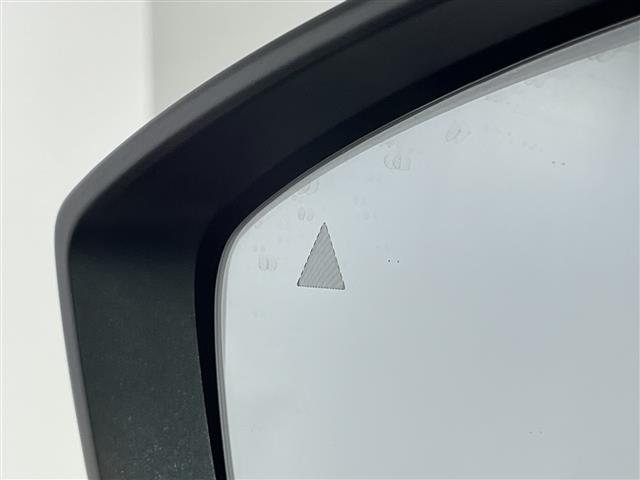 ＭＡＺＤＡ３ファストバック ２０Ｓ　ブラックトーンエディション　マツダコネクト　ｉ－ＡＣＴＩＶＳＥＮＳＥ　Ｂカメラ　ＢＳＭ　アドバンスドＳＣＢＳ　ＳＢＳ　ＨＢＣ　誤発進抑制　ＡＬＨ　ＤＲＬ　ＬＤＷＳ　ＬＡＳ　ＭＲＣＣ　ＤＭ　ＤＡＡ　革巻きステアリング　パドルシフト（4枚目）