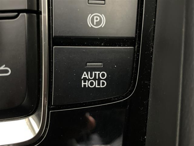 ＭＡＺＤＡ３ファストバック ２０Ｓ　ブラックトーンエディション　マツダコネクト　ｉ－ＡＣＴＩＶＳＥＮＳＥ　Ｂカメラ　ＢＳＭ　アドバンスドＳＣＢＳ　ＳＢＳ　ＨＢＣ　誤発進抑制　ＡＬＨ　ＤＲＬ　ＬＤＷＳ　ＬＡＳ　ＭＲＣＣ　ＤＭ　ＤＡＡ　革巻きステアリング　パドルシフト（8枚目）