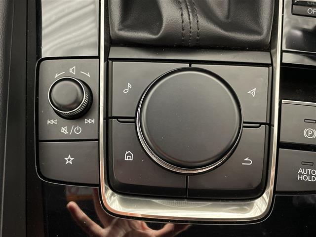 ＭＡＺＤＡ３ファストバック ２０Ｓ　ブラックトーンエディション　マツダコネクト　ｉ－ＡＣＴＩＶＳＥＮＳＥ　Ｂカメラ　ＢＳＭ　アドバンスドＳＣＢＳ　ＳＢＳ　ＨＢＣ　誤発進抑制　ＡＬＨ　ＤＲＬ　ＬＤＷＳ　ＬＡＳ　ＭＲＣＣ　ＤＭ　ＤＡＡ　革巻きステアリング　パドルシフト（15枚目）