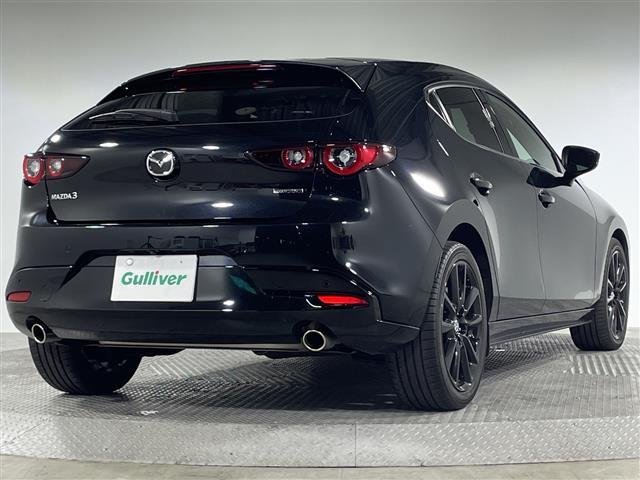 ＭＡＺＤＡ３ファストバック ２０Ｓ　ブラックトーンエディション　マツダコネクト　ｉ－ＡＣＴＩＶＳＥＮＳＥ　Ｂカメラ　ＢＳＭ　アドバンスドＳＣＢＳ　ＳＢＳ　ＨＢＣ　誤発進抑制　ＡＬＨ　ＤＲＬ　ＬＤＷＳ　ＬＡＳ　ＭＲＣＣ　ＤＭ　ＤＡＡ　革巻きステアリング　パドルシフト（34枚目）