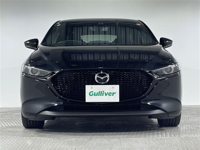 ＭＡＺＤＡ３ファストバック ２０Ｓ　ブラックトーンエディション　マツダコネクト　ｉ－ＡＣＴＩＶＳＥＮＳＥ　Ｂカメラ　ＢＳＭ　アドバンスドＳＣＢＳ　ＳＢＳ　ＨＢＣ　誤発進抑制　ＡＬＨ　ＤＲＬ　ＬＤＷＳ　ＬＡＳ　ＭＲＣＣ　ＤＭ　ＤＡＡ　革巻きステアリング　パドルシフト（35枚目）