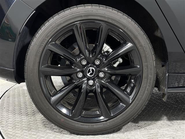 ＭＡＺＤＡ３ファストバック ２０Ｓ　ブラックトーンエディション　マツダコネクト　ｉ－ＡＣＴＩＶＳＥＮＳＥ　Ｂカメラ　ＢＳＭ　アドバンスドＳＣＢＳ　ＳＢＳ　ＨＢＣ　誤発進抑制　ＡＬＨ　ＤＲＬ　ＬＤＷＳ　ＬＡＳ　ＭＲＣＣ　ＤＭ　ＤＡＡ　革巻きステアリング　パドルシフト（41枚目）