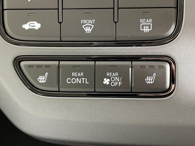 フリード ｅ：ＨＥＶエアー　ＥＸ　登録済未使用車　純正９型ディスプレイオーディオ　ナビ　バックカメラ　フルセグ　両側電動　ホンダセンシング　革巻ステアリング　前席シートヒーター　ＡＨＢ　ＬＥＤヘッドランプ　スマートキー　プッシュＳ（20枚目）