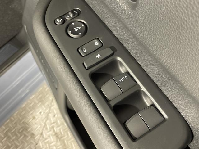 フリード ｅ：ＨＥＶエアー　ＥＸ　登録済未使用車　純正９型ディスプレイオーディオ　ナビ　バックカメラ　フルセグ　両側電動　ホンダセンシング　革巻ステアリング　前席シートヒーター　ＡＨＢ　ＬＥＤヘッドランプ　スマートキー　プッシュＳ（25枚目）