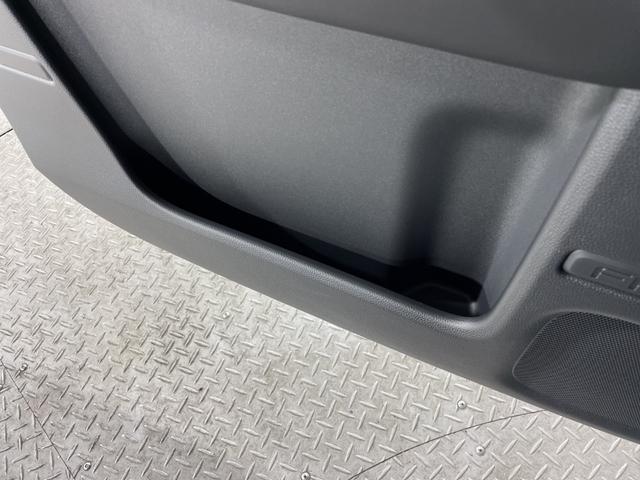 フリード ｅ：ＨＥＶエアー　ＥＸ　登録済未使用車　純正９型ディスプレイオーディオ　ナビ　バックカメラ　フルセグ　両側電動　ホンダセンシング　革巻ステアリング　前席シートヒーター　ＡＨＢ　ＬＥＤヘッドランプ　スマートキー　プッシュＳ（39枚目）