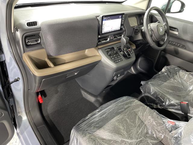 フリード ｅ：ＨＥＶエアー　ＥＸ　登録済未使用車　純正９型ディスプレイオーディオ　ナビ　バックカメラ　フルセグ　両側電動　ホンダセンシング　革巻ステアリング　前席シートヒーター　ＡＨＢ　ＬＥＤヘッドランプ　スマートキー　プッシュＳ（44枚目）