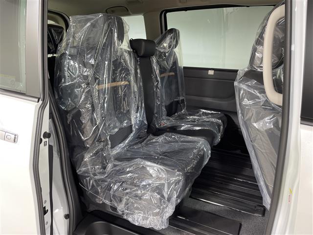 セレナ ｅ－パワー　ハイウェイスターＶ　純正１２．３型ＤＡ　ナビ　マルチビューモニター　純正フリップダウンモニター　３６０度セーフティアシスト　プロパイロット　両側電動　インテリジェントアラウンドビュー／ルームミラー／パーキングアシスト（11枚目）