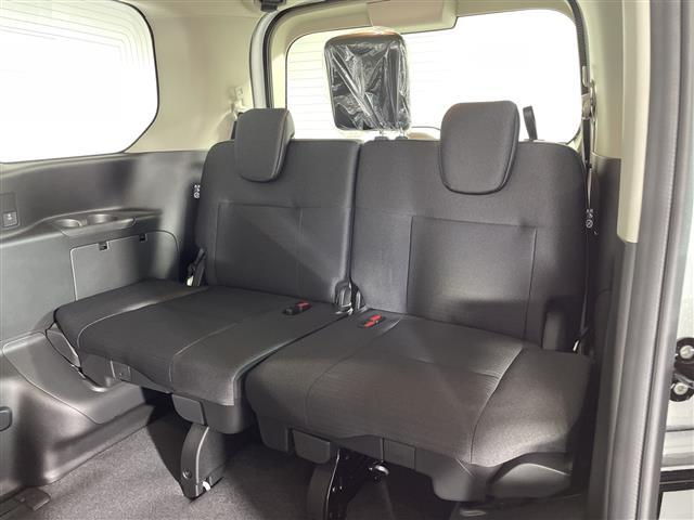 セレナ ｅ－パワー　ハイウェイスターＶ　純正１２．３型ＤＡ　ナビ　マルチビューモニター　純正フリップダウンモニター　３６０度セーフティアシスト　プロパイロット　両側電動　インテリジェントアラウンドビュー／ルームミラー／パーキングアシスト（16枚目）