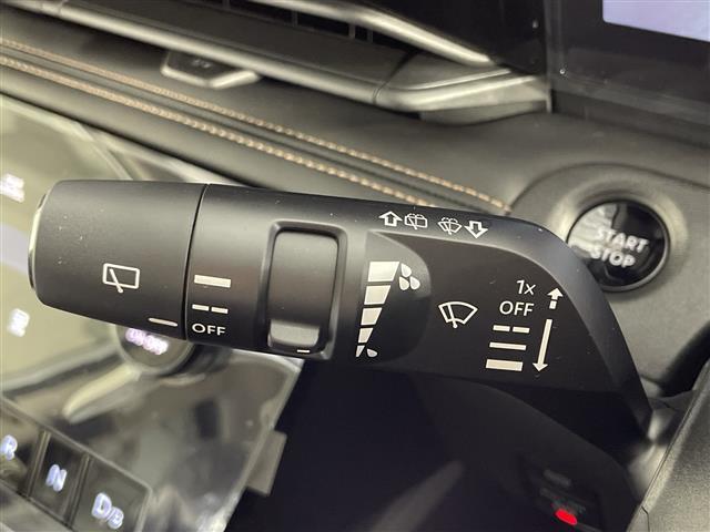 セレナ ｅ－パワー　ハイウェイスターＶ　純正１２．３型ＤＡ　ナビ　マルチビューモニター　純正フリップダウンモニター　３６０度セーフティアシスト　プロパイロット　両側電動　インテリジェントアラウンドビュー／ルームミラー／パーキングアシスト（22枚目）