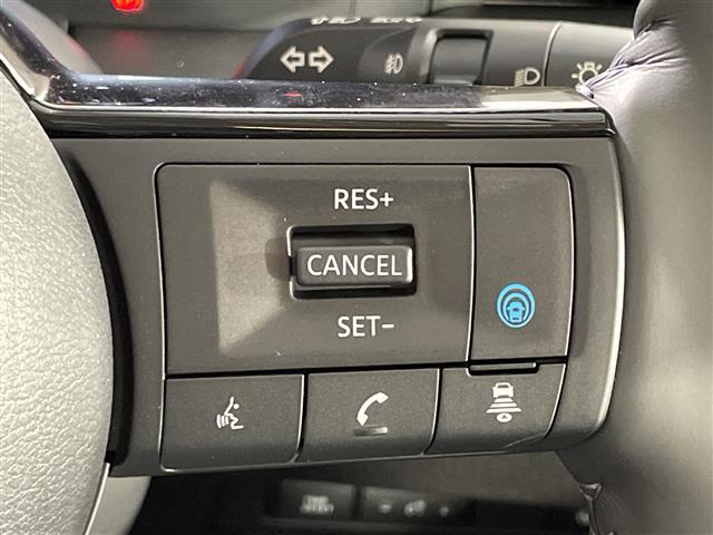 セレナ ｅ－パワー　ハイウェイスターＶ　純正１２．３型ＤＡ　ナビ　マルチビューモニター　純正フリップダウンモニター　３６０度セーフティアシスト　プロパイロット　両側電動　インテリジェントアラウンドビュー／ルームミラー／パーキングアシスト（24枚目）