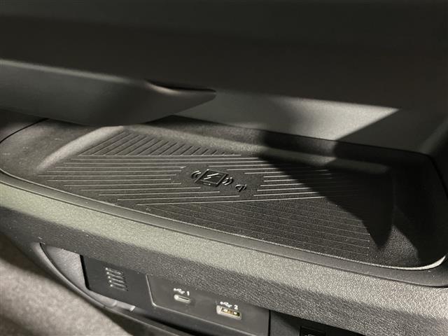 セレナ ｅ－パワー　ハイウェイスターＶ　純正１２．３型ＤＡ　ナビ　マルチビューモニター　純正フリップダウンモニター　３６０度セーフティアシスト　プロパイロット　両側電動　インテリジェントアラウンドビュー／ルームミラー／パーキングアシスト（32枚目）