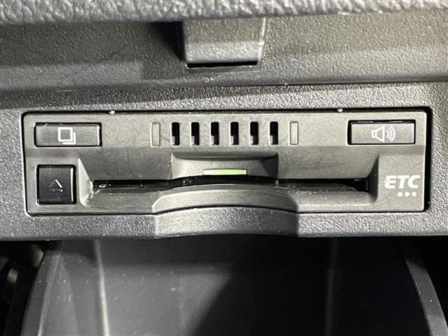 アルファードハイブリッド Ｓ　純正ディスプレイオーディオ　コネクトナビ　バックカメラ　ＣＤ　ＤＶＤ　セーフティセンス　両側電動　ＡＣ１００Ｖ　２眼ＬＥＤヘッド／フォグランプ　２列目オットマン　社外前後ドラレコ　純正ビルトインＥＴＣ（7枚目）