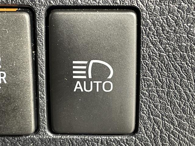 アルファードハイブリッド Ｓ　純正ディスプレイオーディオ　コネクトナビ　バックカメラ　ＣＤ　ＤＶＤ　セーフティセンス　両側電動　ＡＣ１００Ｖ　２眼ＬＥＤヘッド／フォグランプ　２列目オットマン　社外前後ドラレコ　純正ビルトインＥＴＣ（10枚目）