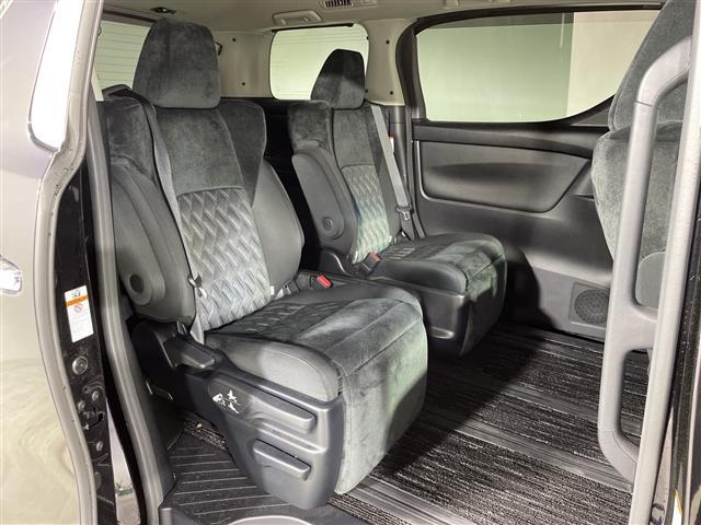 アルファードハイブリッド Ｓ　純正ディスプレイオーディオ　コネクトナビ　バックカメラ　ＣＤ　ＤＶＤ　セーフティセンス　両側電動　ＡＣ１００Ｖ　２眼ＬＥＤヘッド／フォグランプ　２列目オットマン　社外前後ドラレコ　純正ビルトインＥＴＣ（25枚目）