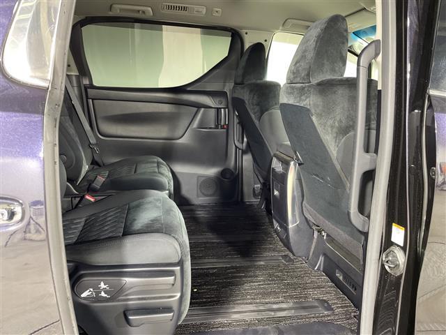 アルファードハイブリッド Ｓ　純正ディスプレイオーディオ　コネクトナビ　バックカメラ　ＣＤ　ＤＶＤ　セーフティセンス　両側電動　ＡＣ１００Ｖ　２眼ＬＥＤヘッド／フォグランプ　２列目オットマン　社外前後ドラレコ　純正ビルトインＥＴＣ（26枚目）