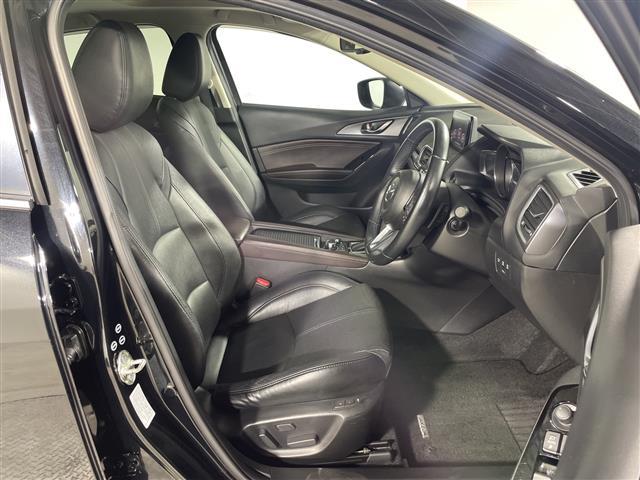 アクセラスポーツ ２２ＸＤ　Ｌパッケージ　マツダコネクト　サンルーフ　ｉ－ＡＣＴＩＶＳＥＮＳＥ　バックカメラ　ＣＤ　ＤＶＤ　フルセグ　革シート　Ｄ席パワーシート／ポジションメモリ　前席シートヒーター　ステアリングヒーター　パドルシフト　ＡＬＨ（25枚目）