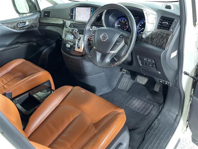 エルグランド ２５０ハイウェイスターＳジェットブラックアバンクロム　純正９型ナビ　純正フリップダウンモニター　専用レザーシート　パワーシート　シートヒーター　両側電動スライドドア　ウッドコンビステアリング　スペアキー　クルーズコントロール　ＬＥＤ　フォグランプ（23枚目）