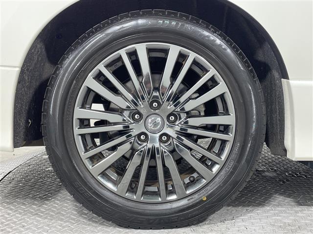 エルグランド ２５０ハイウェイスターＳジェットブラックアバンクロム　純正９型ナビ　純正フリップダウンモニター　専用レザーシート　パワーシート　シートヒーター　両側電動スライドドア　ウッドコンビステアリング　スペアキー　クルーズコントロール　ＬＥＤ　フォグランプ（41枚目）