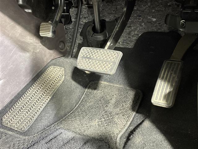 Ｎ－ＢＯＸ Ｇ・Ｌホンダセンシング　純正ナビ　フルセグ　バックカメラ　片側電動　レーダークルーズ　ＣＭＢＳ　ＬＫＡＳ　ＡＨＢ　先行車発進告知　路外逸脱警報　運転席シートヒーター　ＥＣＯＮ　アイドリングＳ　純正ＥＴＣ　ＬＥＤヘッドランプ（18枚目）