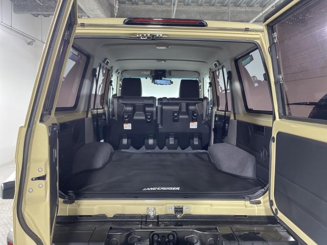 ランドクルーザー７０ ＡＸ　トヨタセーフティセンス　社外９型ナビ　バックカメラ　４ＷＤ　ダウンヒルアシストコントロール　ＥＴＣ　前後ドライブレコーダー　ウッドコンビステアリング　クルーズコントロール　ＬＥＤ　背面タイヤ　フォグ（55枚目）