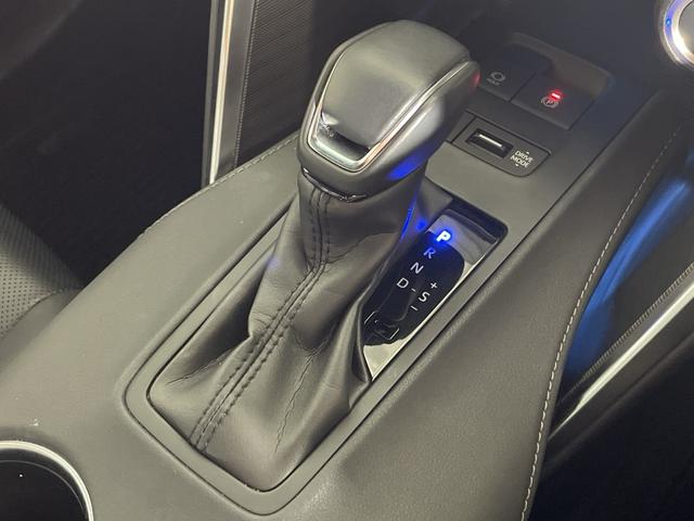 ハリアーハイブリッド Ｚ　レザーパッケージ　１トヨタセーフティセンス　純正ＤＡ　パノラミックビューモニター　レザー調シート　ＪＢＬ　ＨＵＤ　デジタルインナーミラー　メモリシート　シートヒーター　ベンチレーション　パワーバックドア　前後ドラレコ（16枚目）