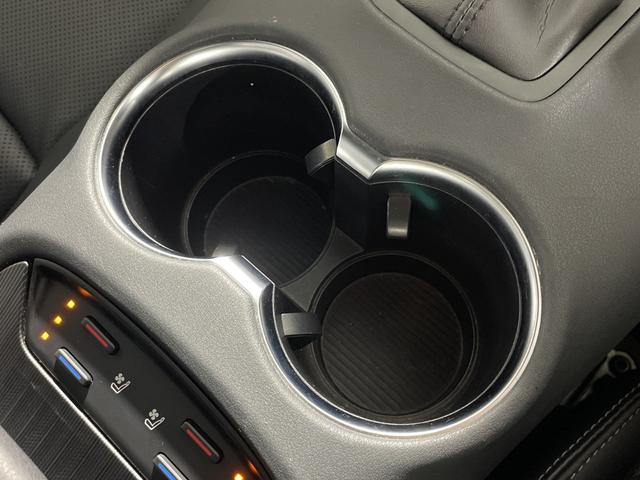 ハリアーハイブリッド Ｚ　レザーパッケージ　１トヨタセーフティセンス　純正ＤＡ　パノラミックビューモニター　レザー調シート　ＪＢＬ　ＨＵＤ　デジタルインナーミラー　メモリシート　シートヒーター　ベンチレーション　パワーバックドア　前後ドラレコ（33枚目）