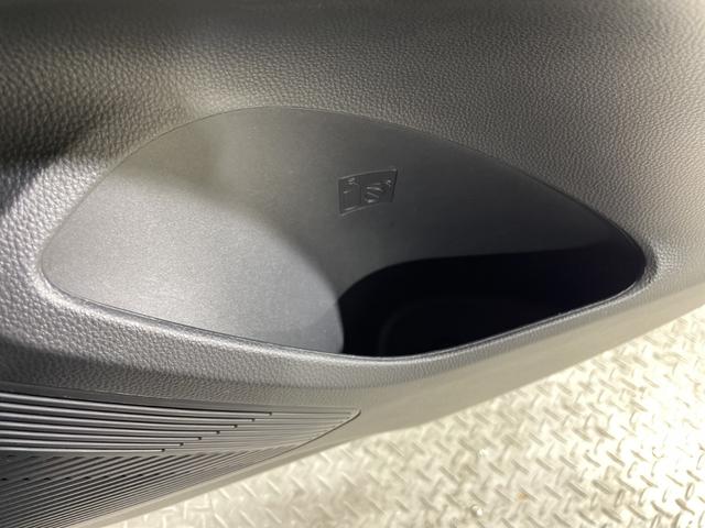 ハリアーハイブリッド Ｚ　レザーパッケージ　１トヨタセーフティセンス　純正ＤＡ　パノラミックビューモニター　レザー調シート　ＪＢＬ　ＨＵＤ　デジタルインナーミラー　メモリシート　シートヒーター　ベンチレーション　パワーバックドア　前後ドラレコ（39枚目）