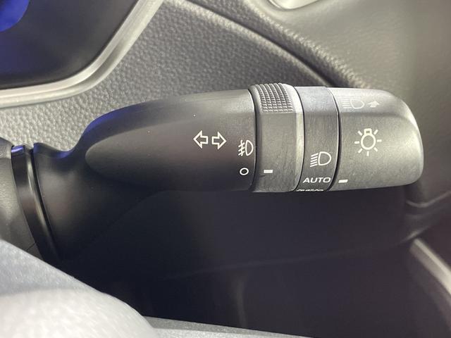 カローラクロス ハイブリッド　Ｚ　純正９型ディスプレイオーディオ　パノラミックビューＭ　セーフティセンス　ＢＳＭ　ＰＫＳＢ　ＰＢＤ　ＬＥＤヘッド＆フォグ＆シーケンシャルターンランプ　ルーフレール　前席シートヒーター　Ｄ席パワーシート（14枚目）