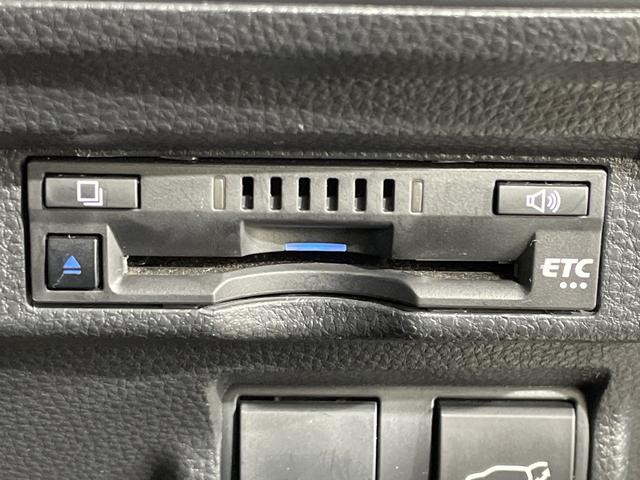 カローラクロス ハイブリッド　Ｚ　純正９型ディスプレイオーディオ　パノラミックビューＭ　セーフティセンス　ＢＳＭ　ＰＫＳＢ　ＰＢＤ　ＬＥＤヘッド＆フォグ＆シーケンシャルターンランプ　ルーフレール　前席シートヒーター　Ｄ席パワーシート（17枚目）