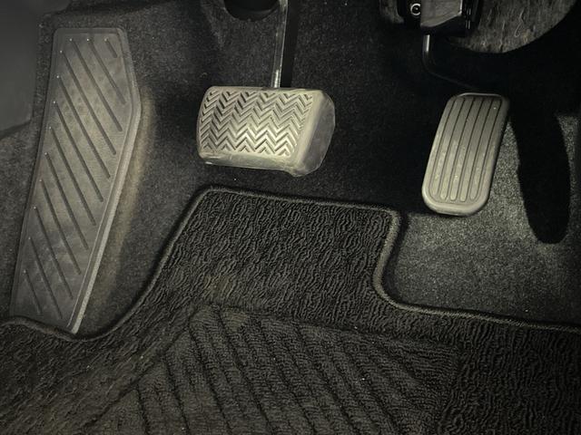 カローラクロス ハイブリッド　Ｚ　純正９型ディスプレイオーディオ　パノラミックビューＭ　セーフティセンス　ＢＳＭ　ＰＫＳＢ　ＰＢＤ　ＬＥＤヘッド＆フォグ＆シーケンシャルターンランプ　ルーフレール　前席シートヒーター　Ｄ席パワーシート（43枚目）