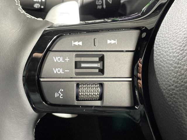 ＺＲ－Ｖ ｅ：ＨＥＶ　Ｚ特別仕様車ブラックスタイル　登録済未使用車　純正ＤＡ　全方位カメラ　置くだけ充電　ＢＯＳＥ　シートヒーター　パワーバックドア　メモリシート　レザーシート　ビルトインＥＴＣ２．０　ＬＥＤ　ＢＳＭ　スペアキー　パドルシフト　ＡＷ（13枚目）