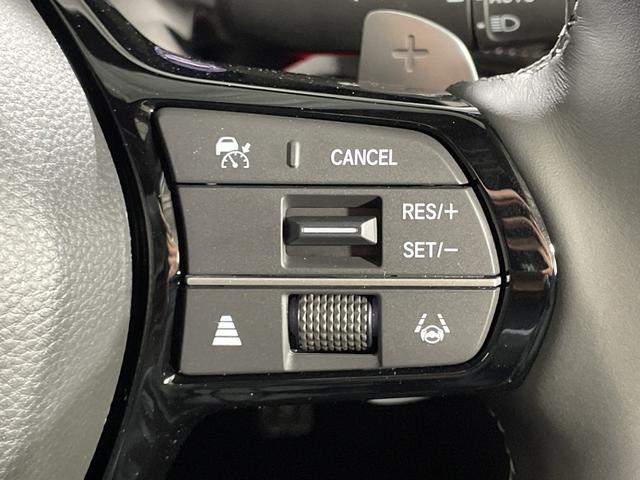 ＺＲ－Ｖ ｅ：ＨＥＶ　Ｚ特別仕様車ブラックスタイル　登録済未使用車　純正ＤＡ　全方位カメラ　置くだけ充電　ＢＯＳＥ　シートヒーター　パワーバックドア　メモリシート　レザーシート　ビルトインＥＴＣ２．０　ＬＥＤ　ＢＳＭ　スペアキー　パドルシフト　ＡＷ（14枚目）