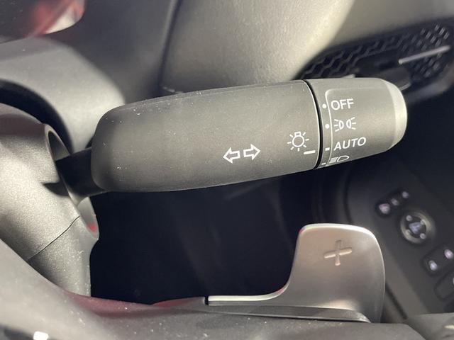 ＺＲ－Ｖ ｅ：ＨＥＶ　Ｚ特別仕様車ブラックスタイル　登録済未使用車　純正ＤＡ　全方位カメラ　置くだけ充電　ＢＯＳＥ　シートヒーター　パワーバックドア　メモリシート　レザーシート　ビルトインＥＴＣ２．０　ＬＥＤ　ＢＳＭ　スペアキー　パドルシフト　ＡＷ（15枚目）