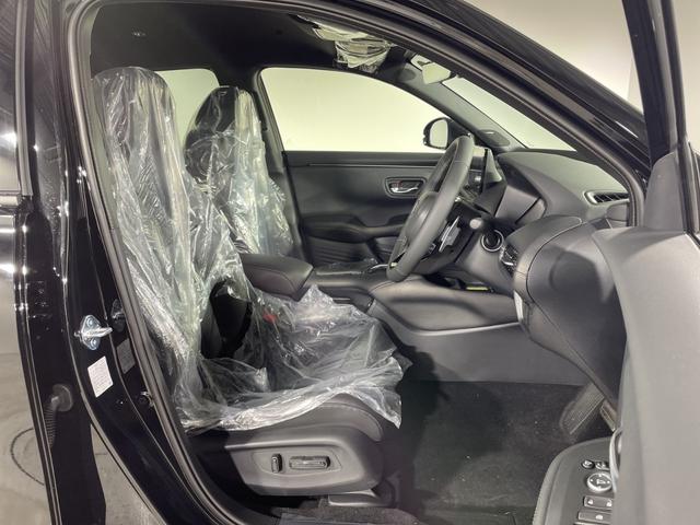 ＺＲ－Ｖ ｅ：ＨＥＶ　Ｚ特別仕様車ブラックスタイル　登録済未使用車　純正ＤＡ　全方位カメラ　置くだけ充電　ＢＯＳＥ　シートヒーター　パワーバックドア　メモリシート　レザーシート　ビルトインＥＴＣ２．０　ＬＥＤ　ＢＳＭ　スペアキー　パドルシフト　ＡＷ（44枚目）