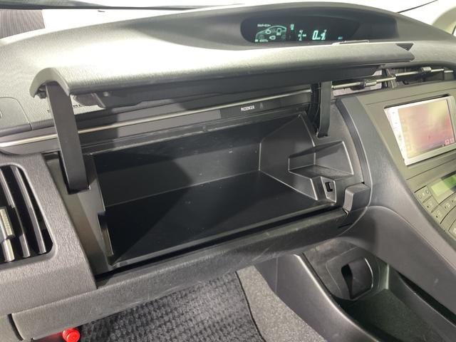 プリウス Ｓ　純正ナビ　バックカメラ　スマートキー　プッシュスタートボタン　ステアリングスイッチ　モデリスタエアロＨＩＤヘッドライト　フォグランプ　電動格納ミラー　ウィンカーミラー　マット　バイザー　バイザー（41枚目）