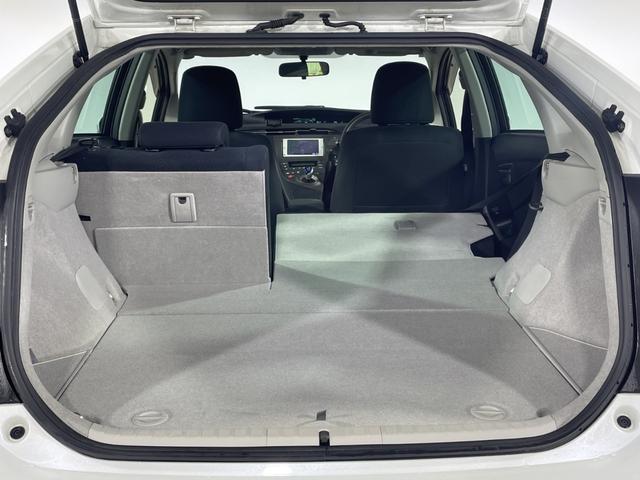 プリウス Ｓ　純正ナビ　バックカメラ　スマートキー　プッシュスタートボタン　ステアリングスイッチ　モデリスタエアロＨＩＤヘッドライト　フォグランプ　電動格納ミラー　ウィンカーミラー　マット　バイザー　バイザー（50枚目）