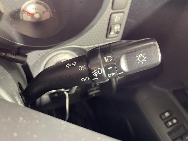 ＦＪクルーザー ファイナルエディション　ナビ　バックカメラ　コーナーセンサー　フロントデアイサー　革巻きステアリング　ステアリングスイッチ　ヘッドライトレベライザー　クルーズコントロール　ＥＴＣ　背面タイヤ　社外ＬＥＤ　フォグ　社外マフラー（11枚目）